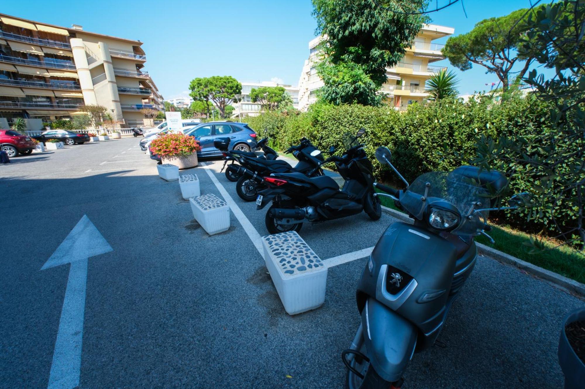 Villa Bono Jacuzzi & Spa Saint-Laurent-du-Var Exterior foto