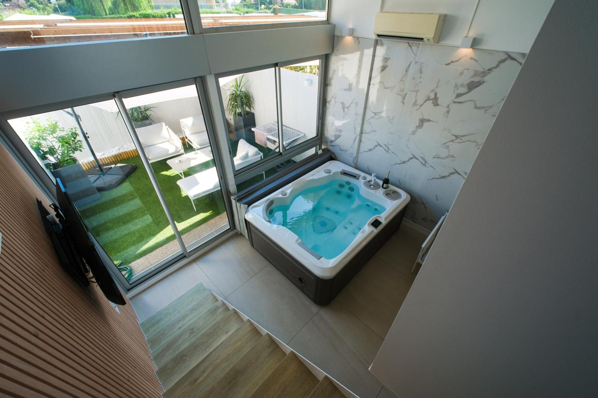 Villa Bono Jacuzzi & Spa Saint-Laurent-du-Var Exterior foto