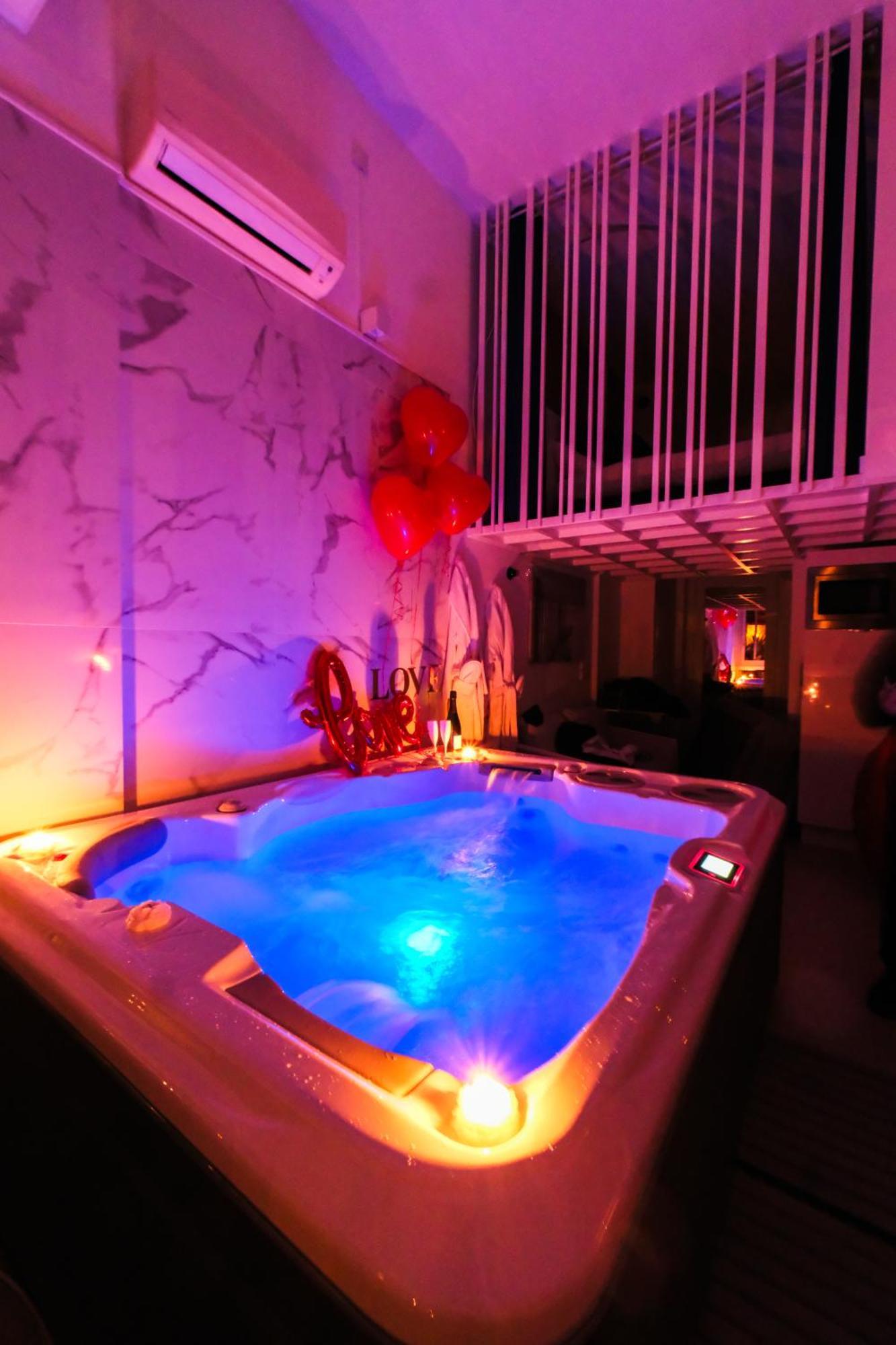 Villa Bono Jacuzzi & Spa Saint-Laurent-du-Var Exterior foto